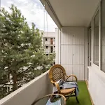 アパート Embassy Avenue At Royal Park By Bookinghost ワルシャワ