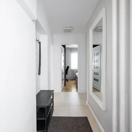 Embassy Avenue At Royal Park By Bookinghost Warszawa