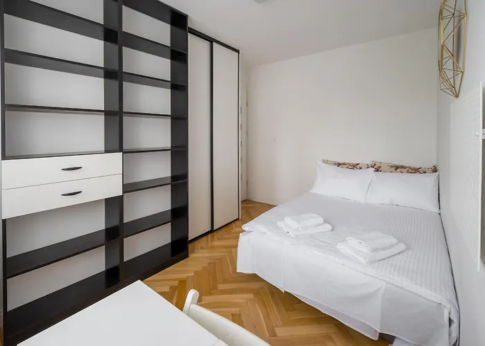 Embassy Avenue At Royal Park By Bookinghost Apartment *