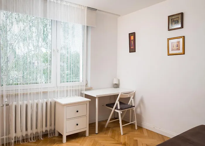 Embassy Avenue At Royal Park By Bookinghost