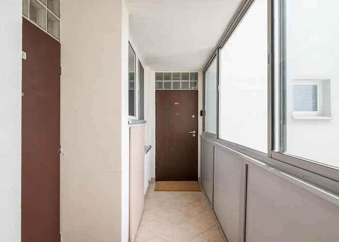 Embassy Avenue At Royal Park By Bookinghost Warsaw