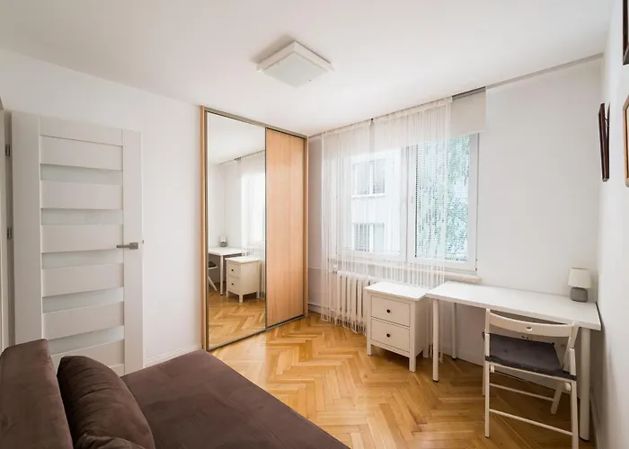 Embassy Avenue At Royal Park By Bookinghost Warsaw