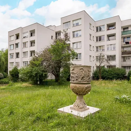 Embassy Avenue At Royal Park By Bookinghost